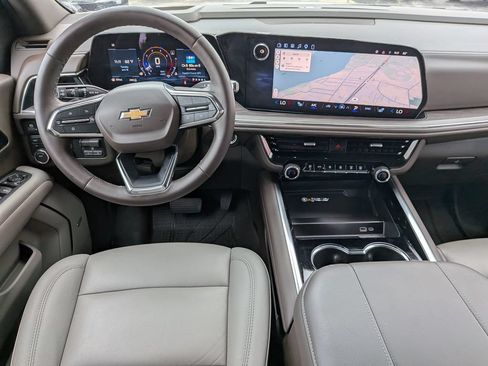 Used 2025 Chevrolet Suburban LT w/ Comfort Package AWD/4WD image 20