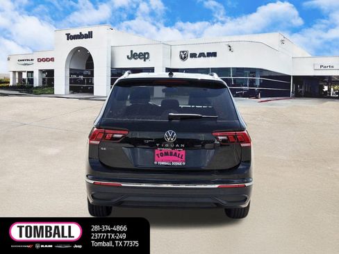 Used 2023 Volkswagen Tiguan SE image 6