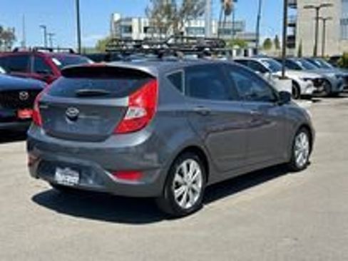 Used 2013 Hyundai Accent SE FWD image 32