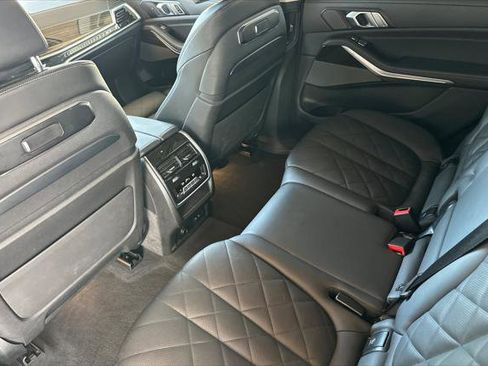 Used 2024 BMW X7 xDrive40i image 11