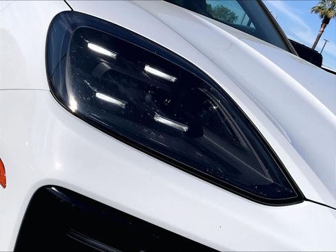 Used 2024 Porsche Cayenne image 30