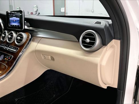 Used 2018 Mercedes-Benz C 300 Sedan image 17