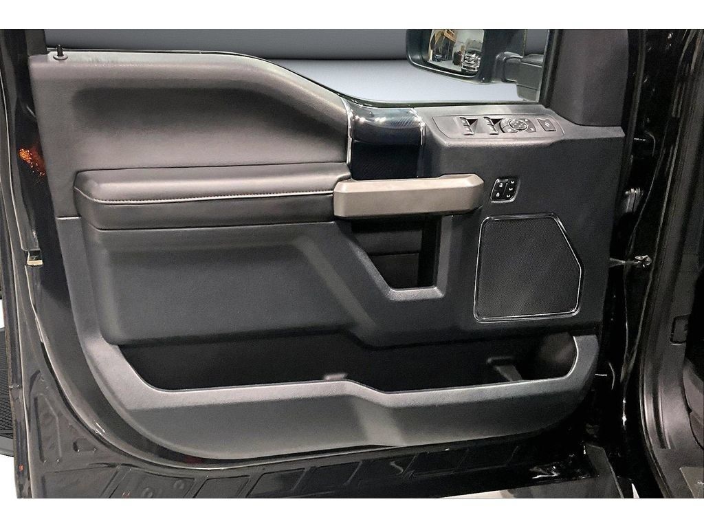Used 2022 Ford F450 Platinum w/ FX4 Off-Road Package AWD/4WD image 24