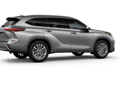 New 2025 Toyota Highlander Platinum image 13