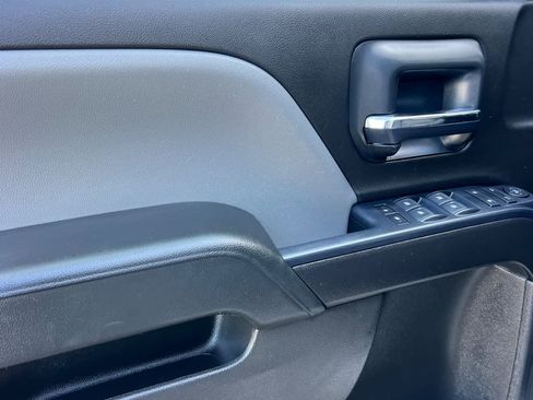 Used 2018 Chevrolet Silverado 1500 Custom w/ Trailering Package RWD image 12