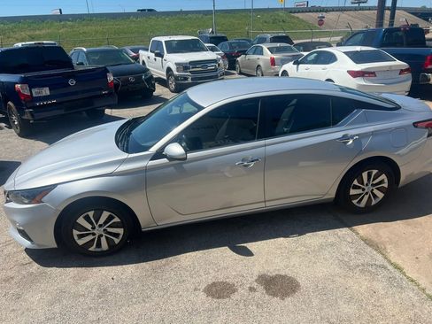 Used 2022 Nissan Altima 2.5 S FWD image 8