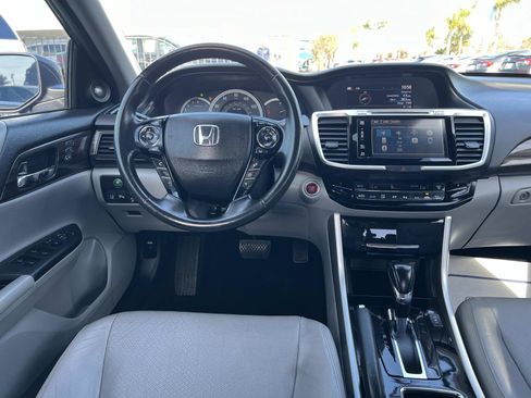 Used 2016 Honda Accord Touring image 7