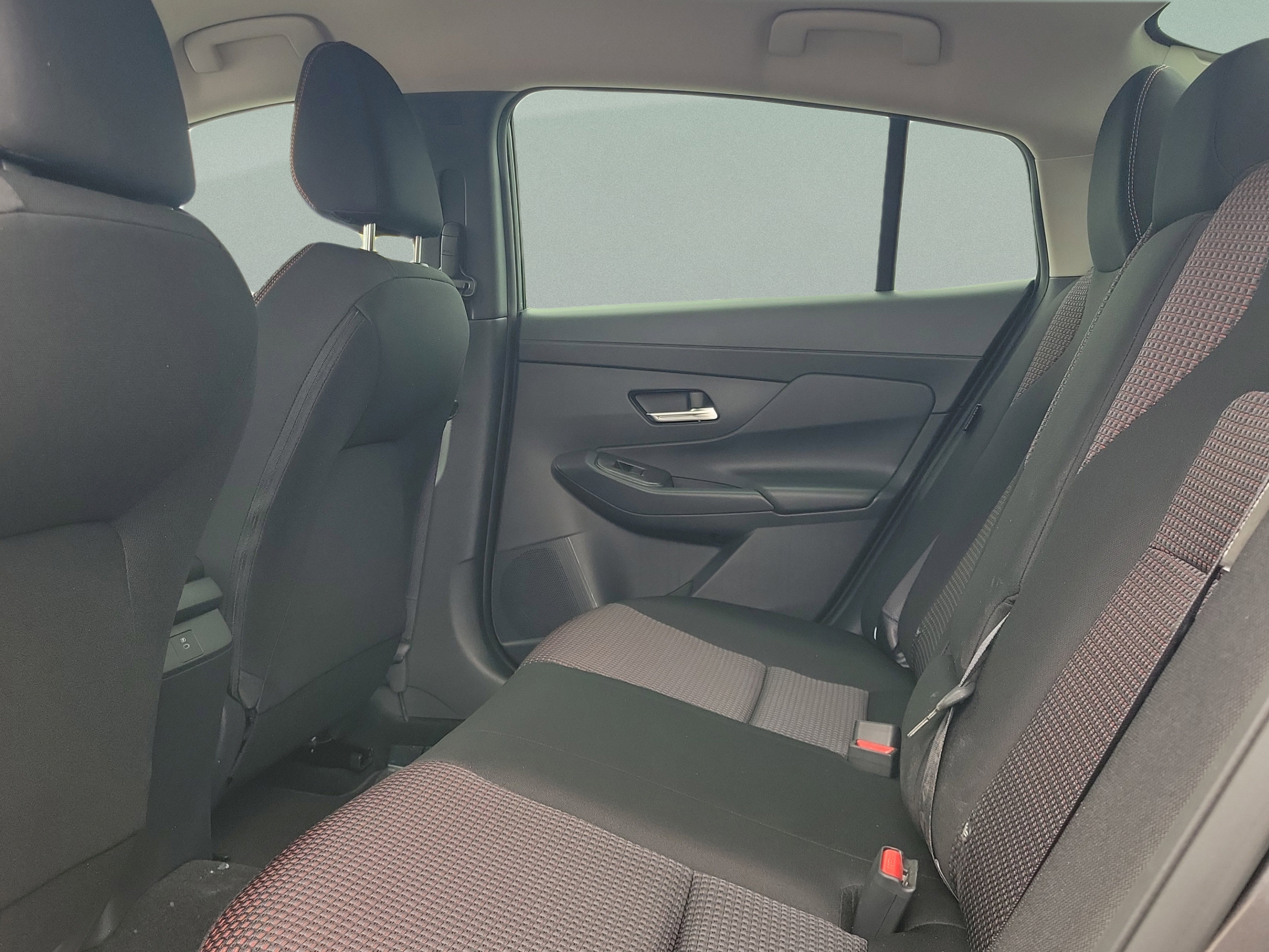 Certified 2026 Nissan Sentra SR w/ Floor Mat Package FWD image 8