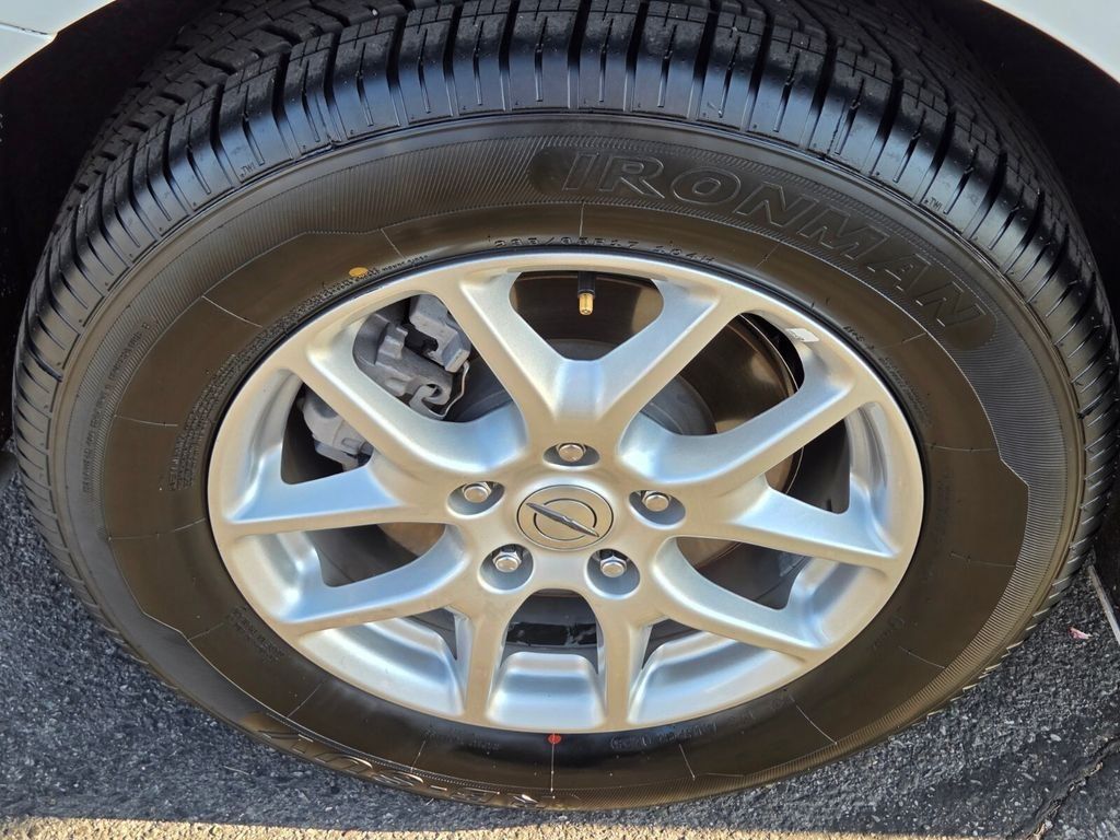 Used 2024 Chrysler Pacifica Touring-L FWD image 10