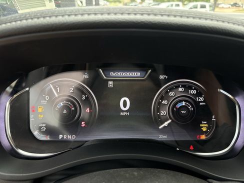 New 2026 RAM 2500 Laramie AWD/4WD image 13