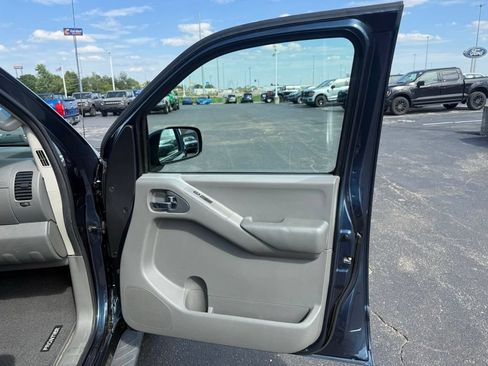 Used 2013 Nissan Frontier SV w/ SV Value Truck Pkg AWD/4WD image 55