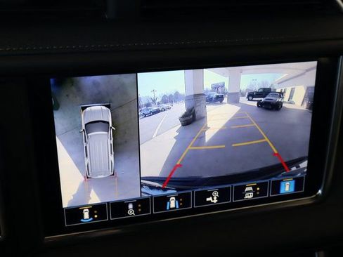 Used 2021 GMC Yukon XL Denali w/ Denali Premium Package image 36