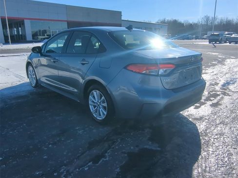 Used 2024 Toyota Corolla LE w/ LE Convenience Package image 6