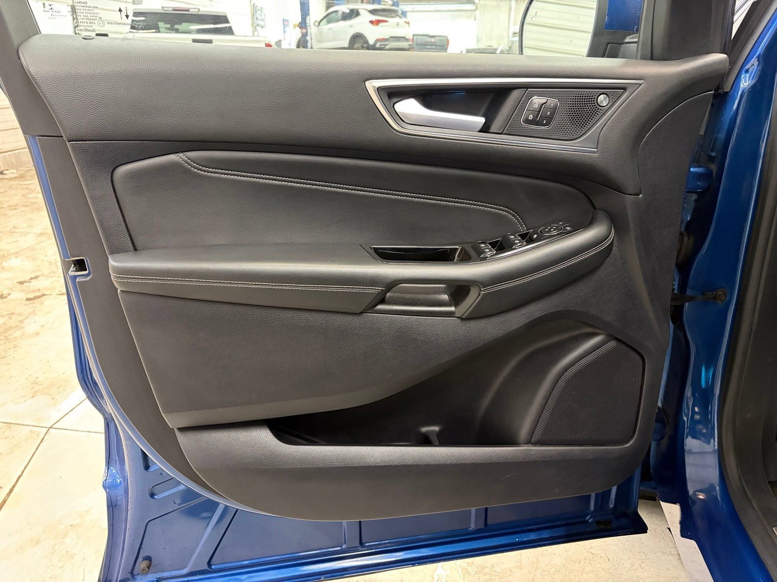 Used 2020 Ford Edge Titanium w/ Equipment Group 301A AWD/4WD image 11