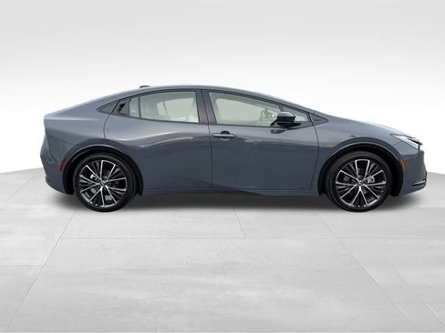 Used 2024 Toyota Prius XLE image 10