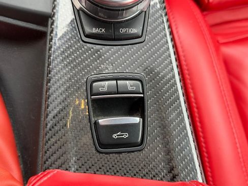Used 2018 BMW M4 Convertible image 21