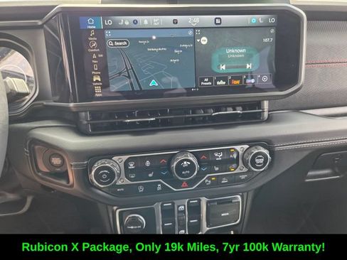 Used 2025 Jeep Wrangler Unlimited Rubicon AWD/4WD image 23