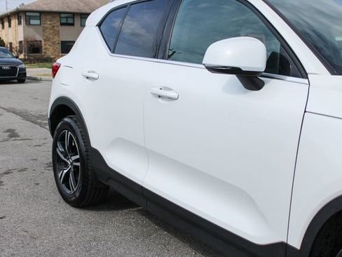 Used 2025 Volvo XC40 B5 Core image 48