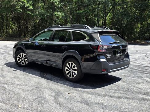 Used 2023 Subaru Outback Premium AWD/4WD image 4