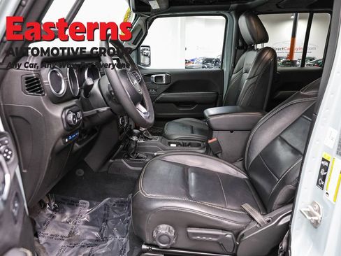 Used 2023 Jeep Wrangler Unlimited Sahara w/ Cold Weather Group AWD/4WD image 14