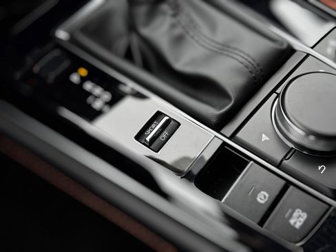 New 2025 MAZDA CX-30 Carbon image 18