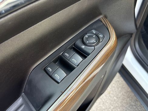 Used 2023 GMC Acadia SLE w/ Driver Convenience Package image 13