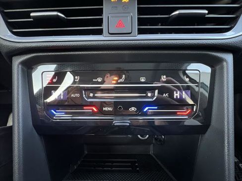 New 2026 Volkswagen Taos SEL image 18