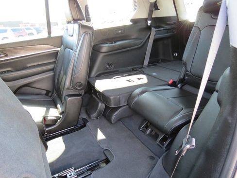 Used 2023 Jeep Grand Cherokee L Limited w/ Black Appearance Package image 26