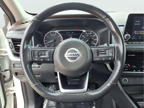 Certified 2021 Nissan Rogue SV w/ Premium Package FWD image 17