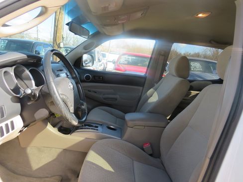 Used 2006 Toyota Tacoma PreRunner image 15