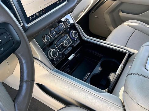 Used 2021 GMC Yukon XL Denali w/ Denali Ultimate Package image 14