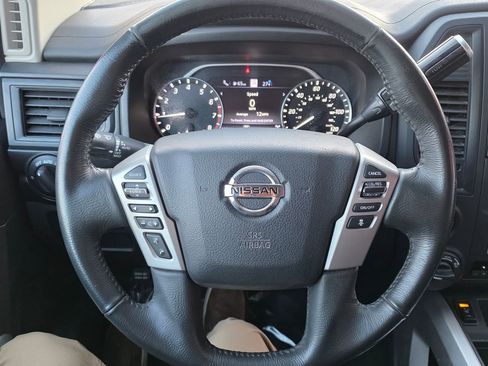 Used 2022 Nissan Titan SV w/ SV Convenience Package image 14