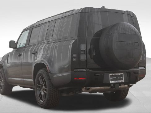 New 2026 Land Rover Defender 130 S image 7