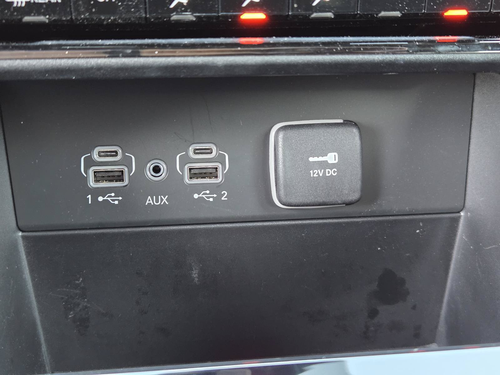 Used 2025 Jeep Grand Cherokee Laredo X RWD image 13