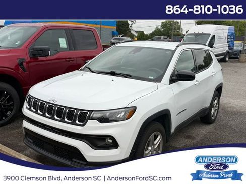 Used 2024 Jeep Compass Latitude AWD/4WD image 1