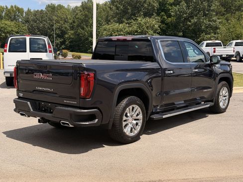 Used 2025 GMC Sierra 1500 Denali w/ Technology Package AWD/4WD image 12
