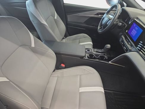 Used 2025 Toyota Camry SE AWD/4WD image 12