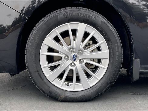 Used 2017 Subaru Impreza 2.0i Premium image 12