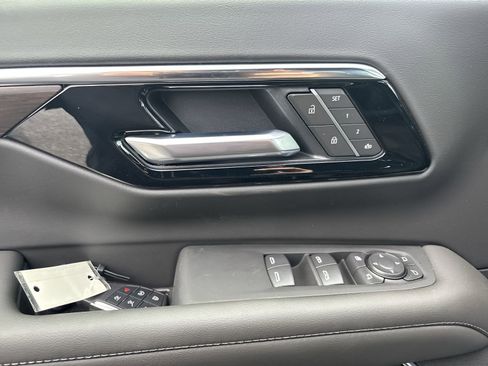 New 2026 Chevrolet Suburban Z71 w/ Comfort Package image 13