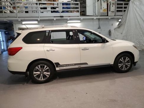 Used 2016 Nissan Pathfinder SL w/ SL Tech Package AWD/4WD image 8