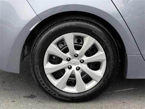 Certified 2025 Toyota Corolla LE image 6