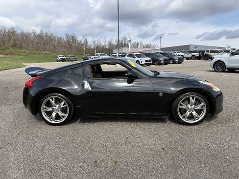 Used 2009 Nissan 370Z Touring w/ Sport Pkg image 6