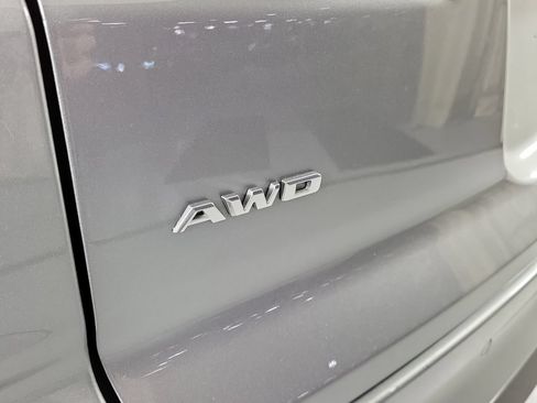 Used 2024 Cadillac XT4 Premium Luxury AWD/4WD image 5