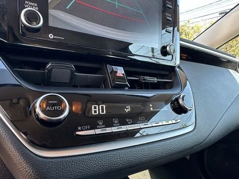 Used 2022 Toyota Corolla LE image 26