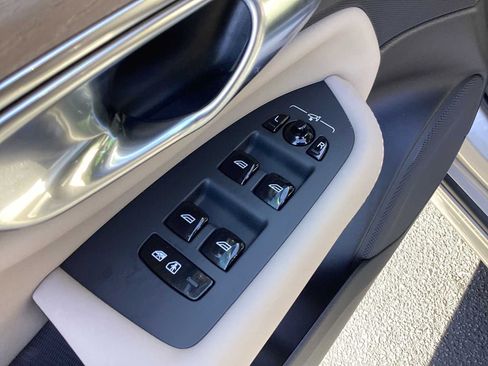 Used 2026 Volvo XC90 T8 Plus w/ Protection Package Premier image 14