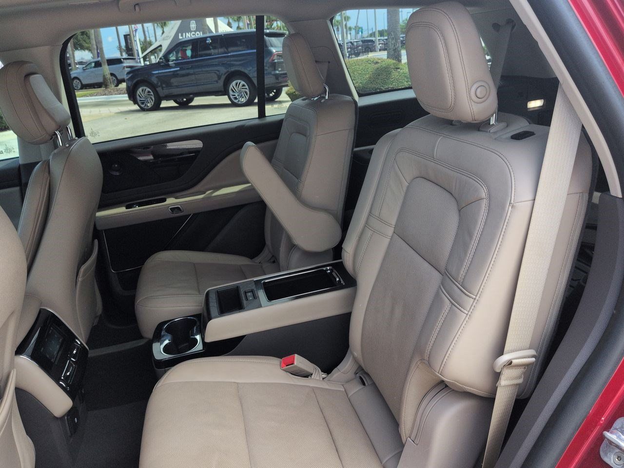 Certified 2020 Lincoln Aviator Reserve w/ Equipment Group 201A RWD image 15