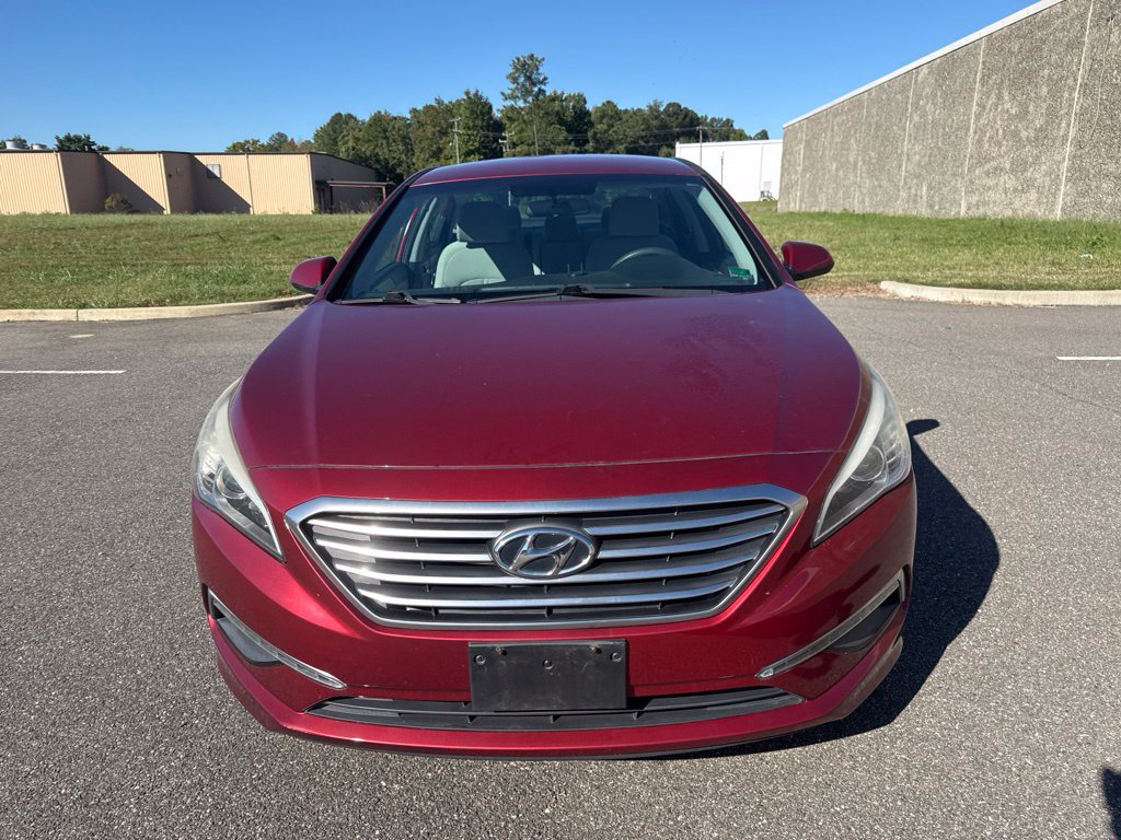 Used 2015 Hyundai Sonata SE FWD image 2