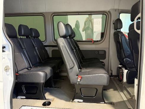 Used 2017 Mercedes-Benz Sprinter 2500 image 16
