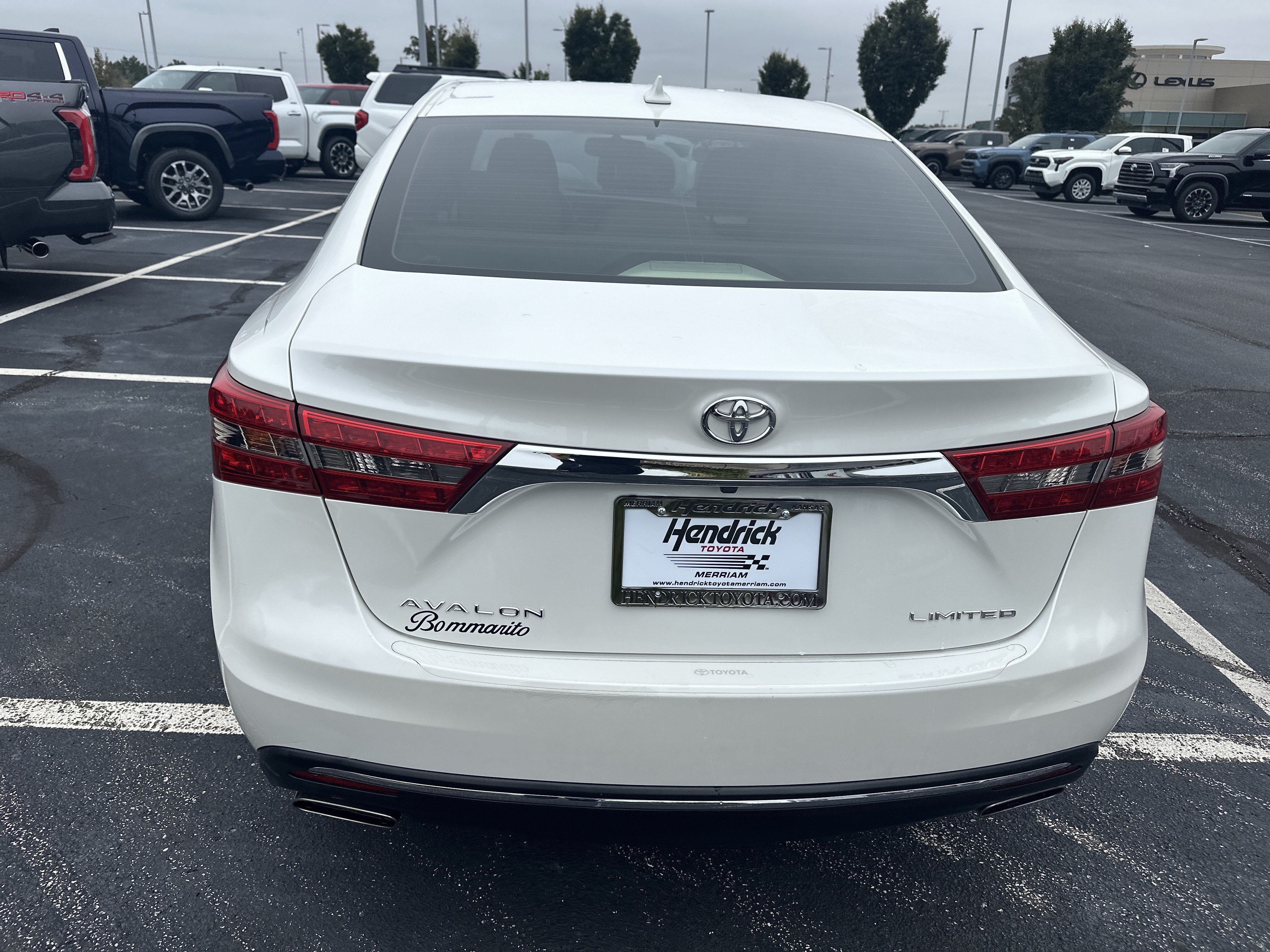 Used 2016 Toyota Avalon Limited FWD image 8