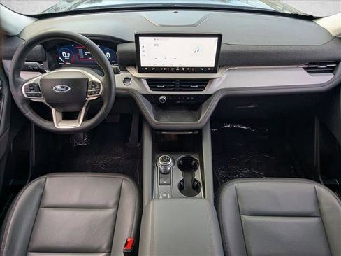 Used 2025 Ford Explorer Active w/ Active Comfort Package image 15
